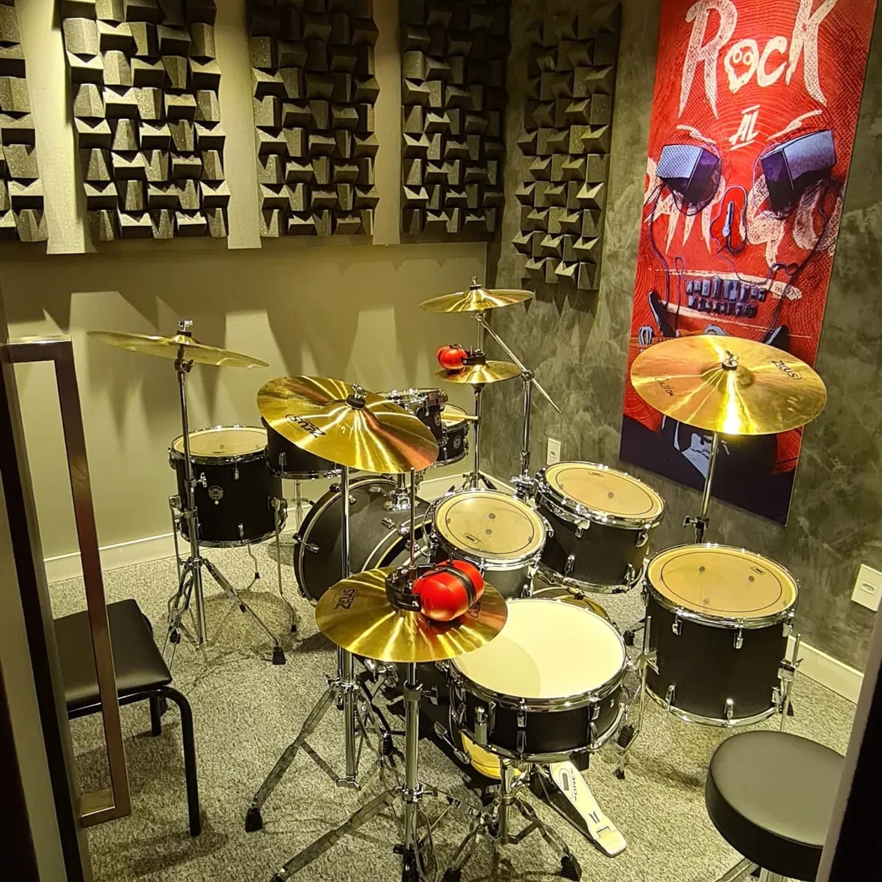 Sala de bateria de escola cliente