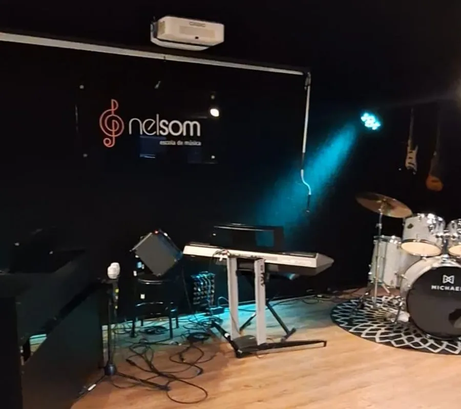 Nelsom Escola de Música